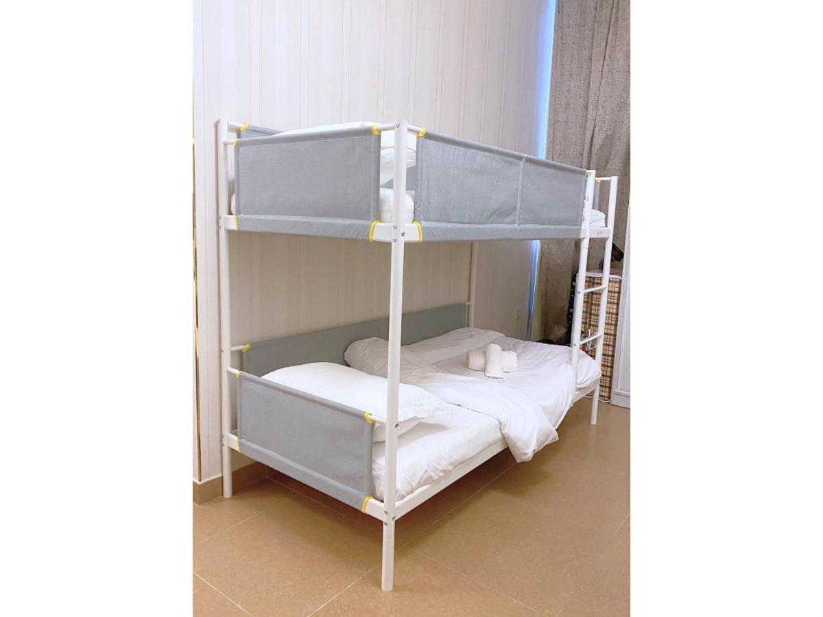 Luxury Studio - Near Mall Apartment *