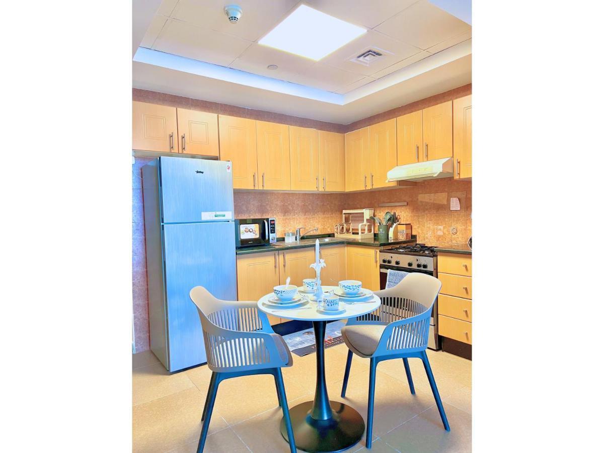 Luxury Studio - Near Mall Apartment *
