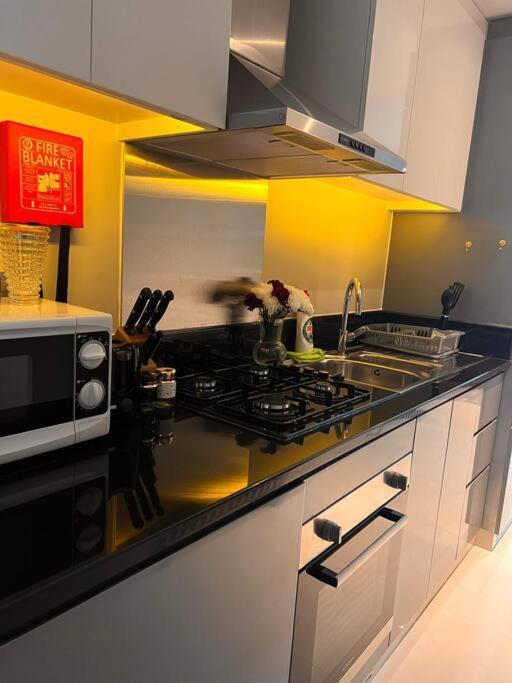 Apartment Nice Studio With Panoramic View Of The Canal! Dubai