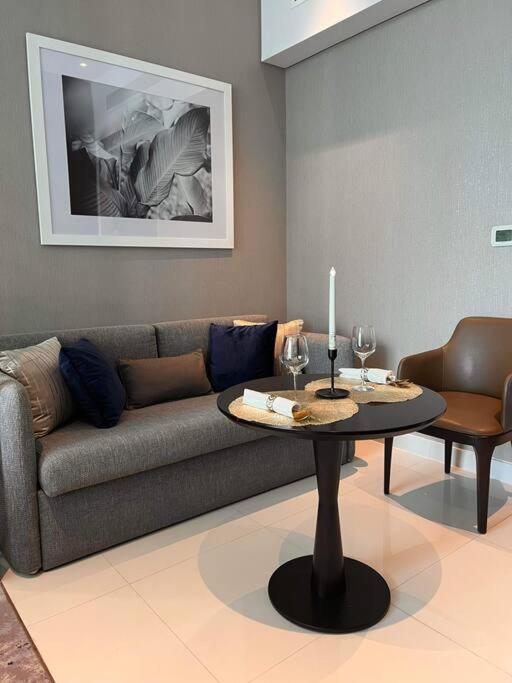 Nice Studio With Panoramic View Of The Canal! Dubai