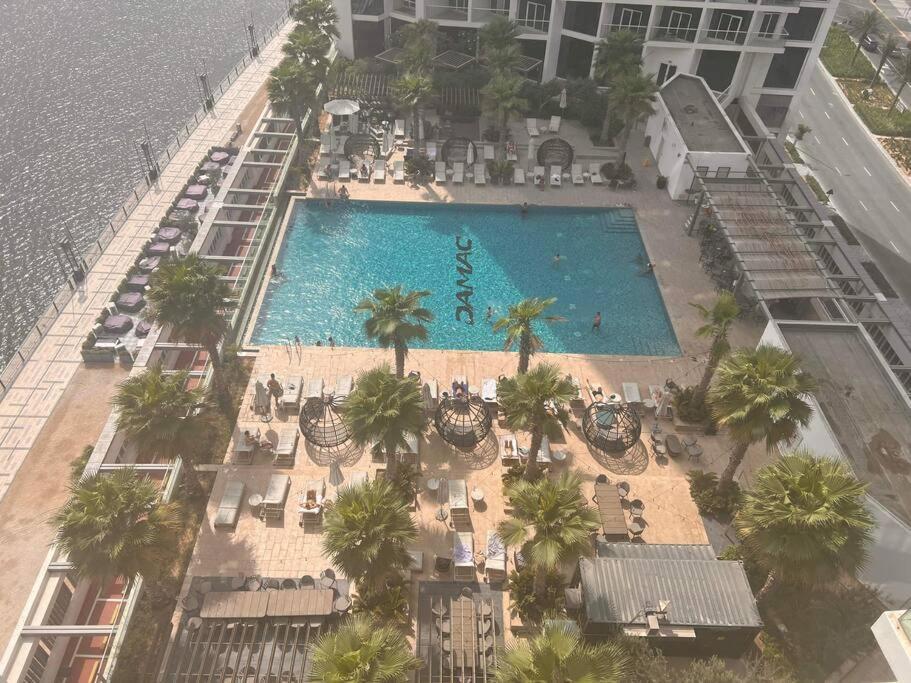 Nice Studio With Panoramic View Of The Canal! * Dubai