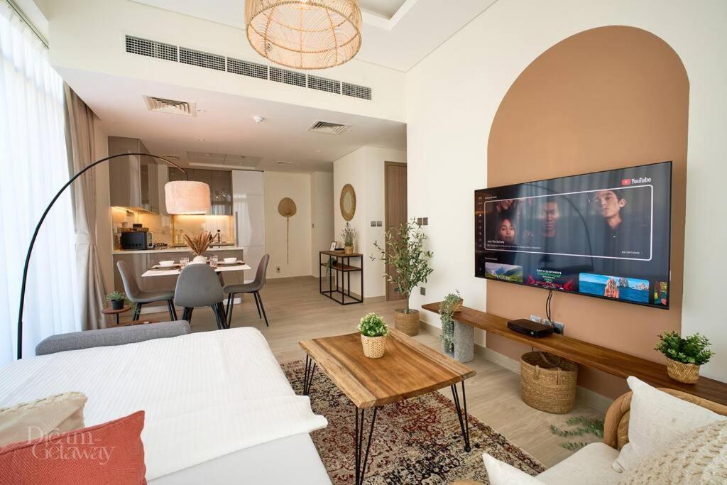Bright 1bdr Massive Terrace Overlooking Downtown Apartment Dubai