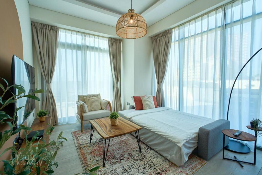 Bright 1bdr Massive Terrace Overlooking Downtown