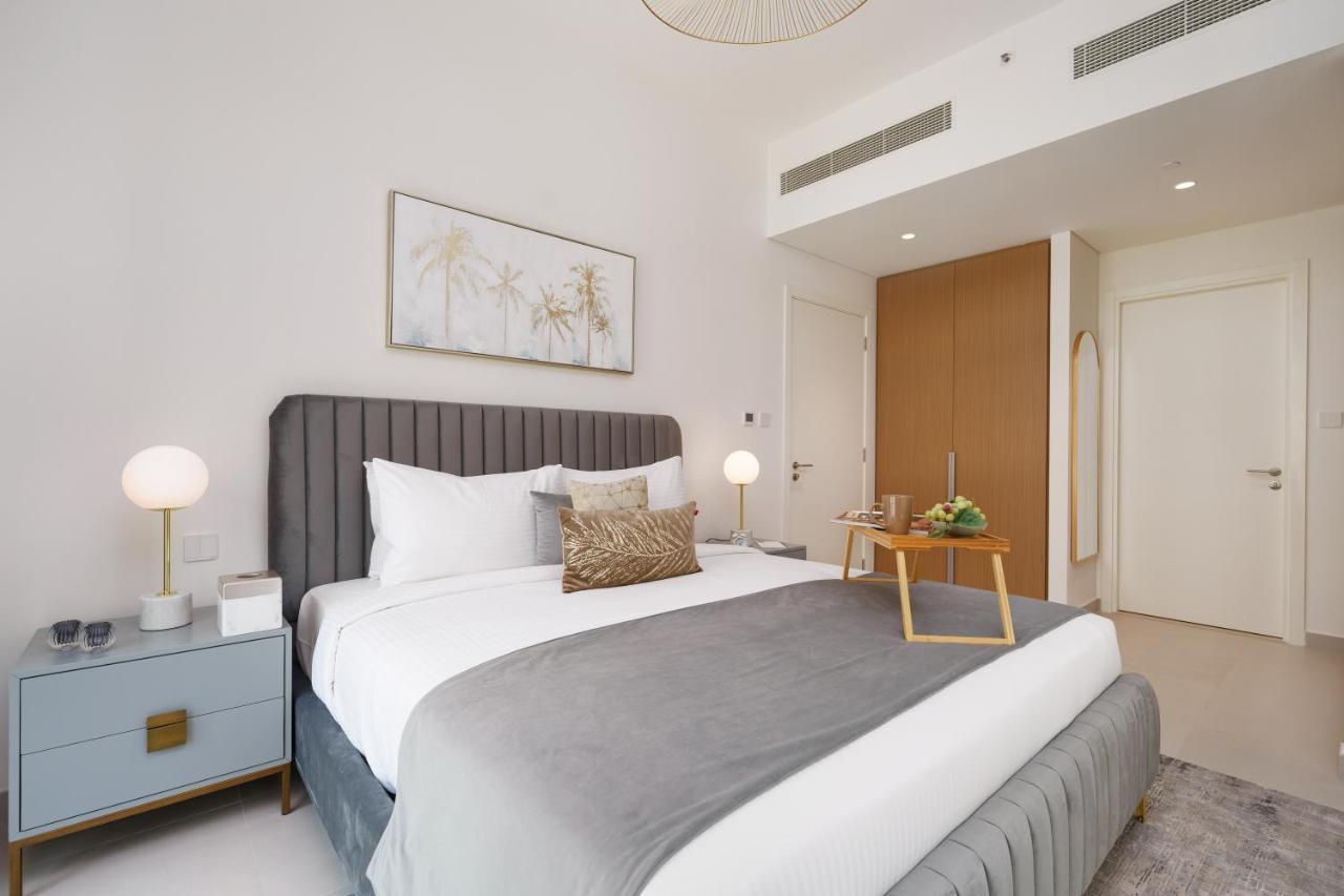 Maison Privee - Alluring Modern In Creek Apartment