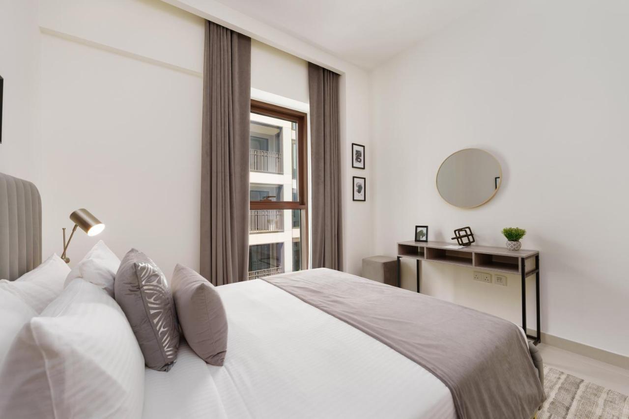 Maison Privee - Alluring Modern In Creek Apartment