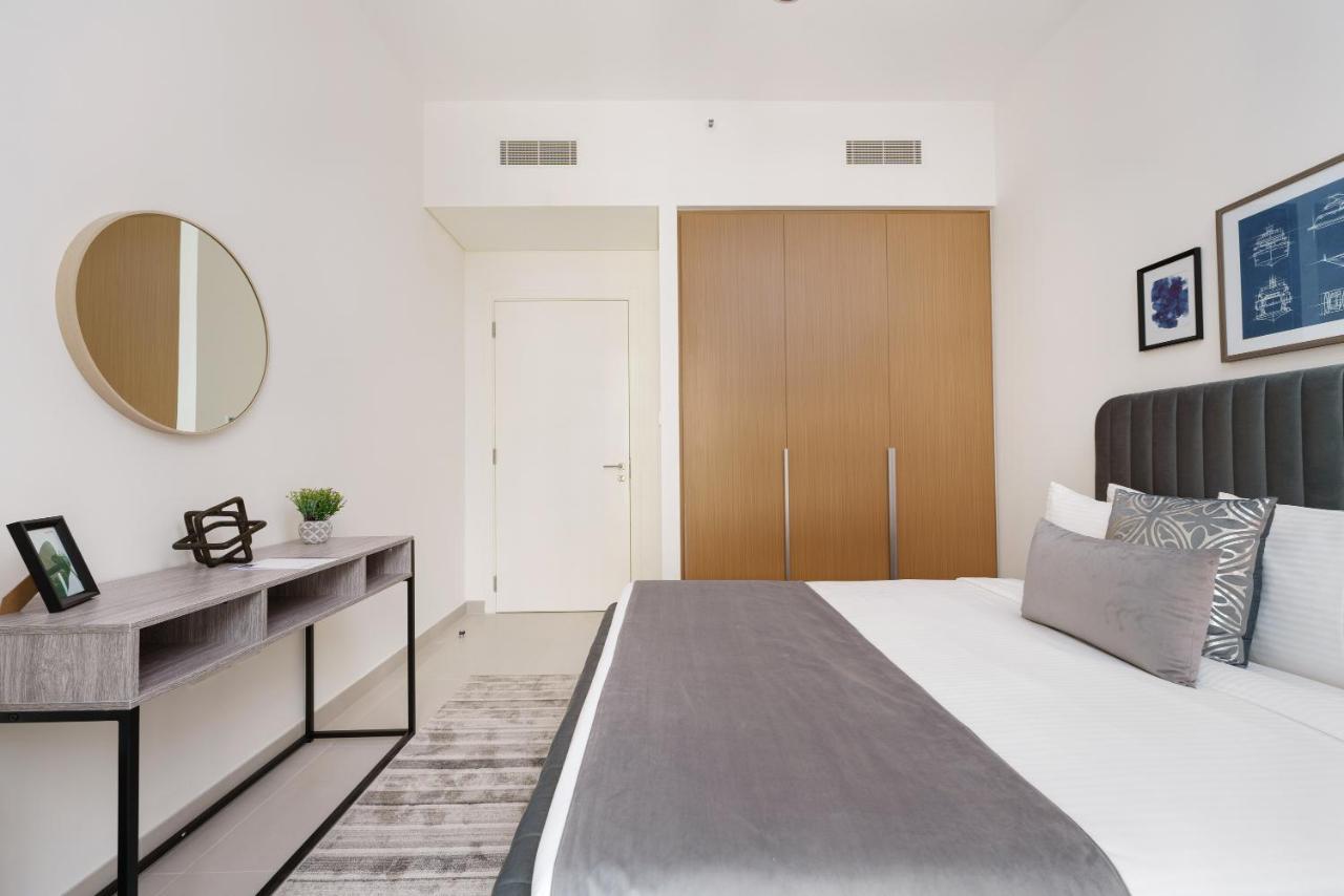 Maison Privee - Alluring Modern In Creek Apartment