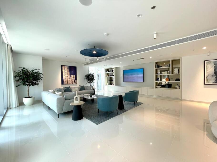 Dar Vacation-luxurious 1br In Isle, Emaar Front Apartment *