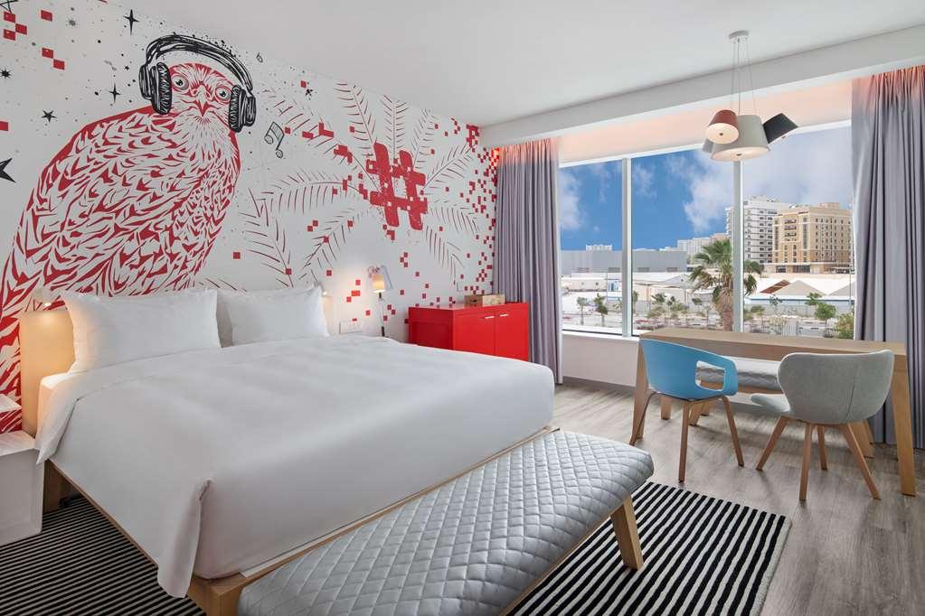 Hotel Radisson Red Silicon Oasis