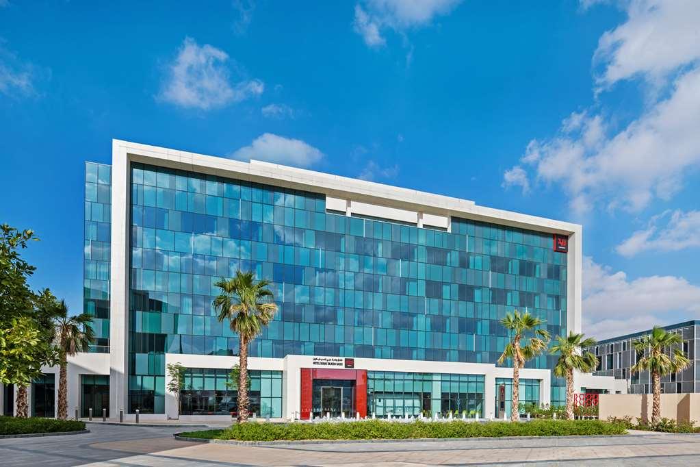 Radisson Red Silicon Oasis