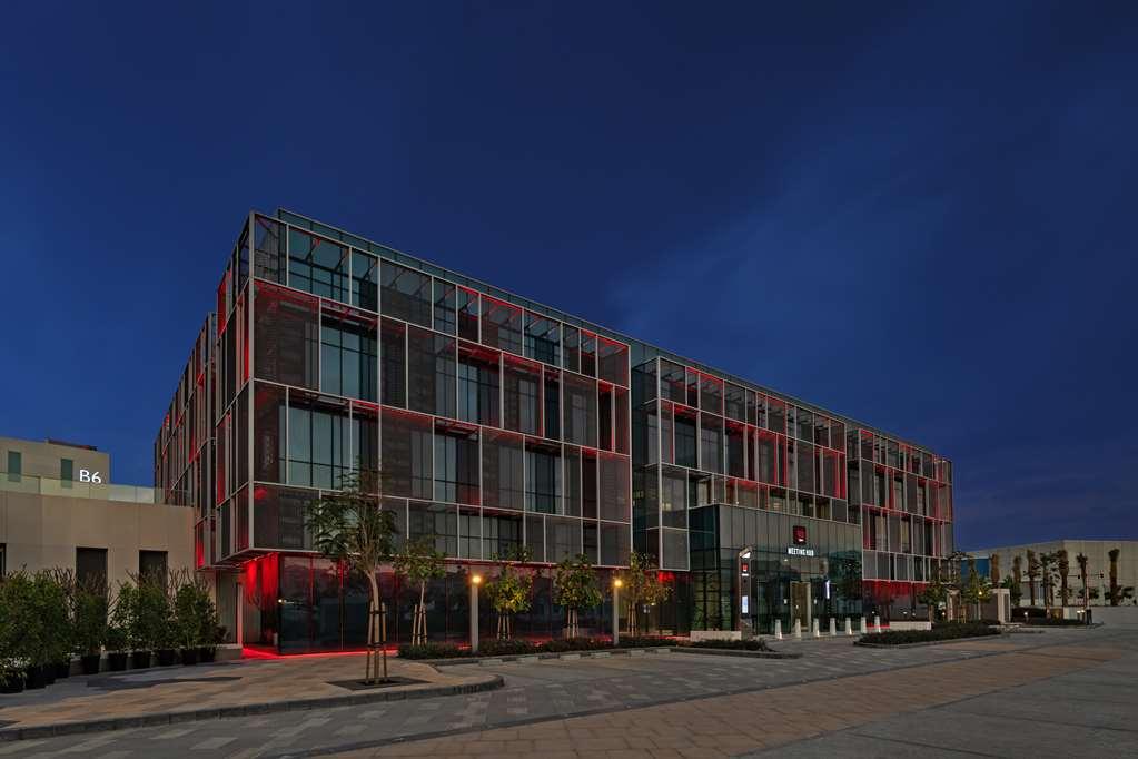 Hotel Radisson Red Silicon Oasis