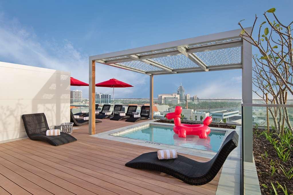 Radisson Red Silicon Oasis *