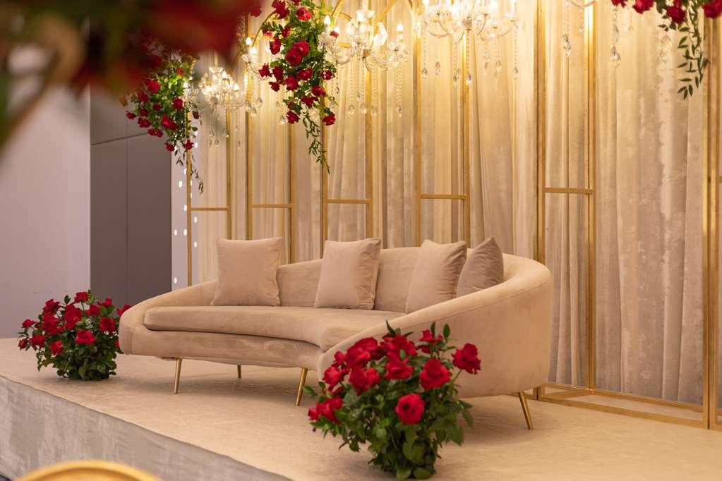 Hotel Radisson Red Silicon Oasis Dubai