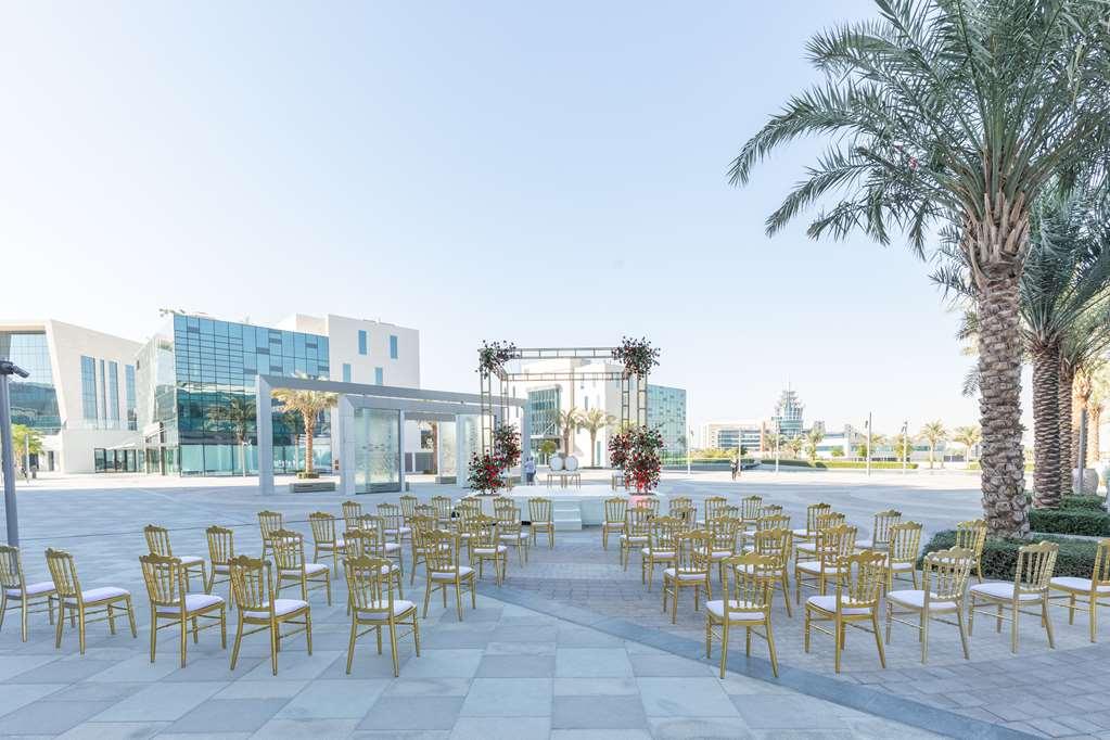 Hotel Radisson Red Silicon Oasis