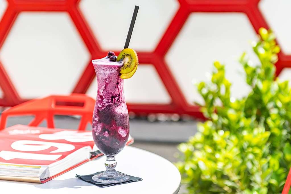 Radisson Red Silicon Oasis