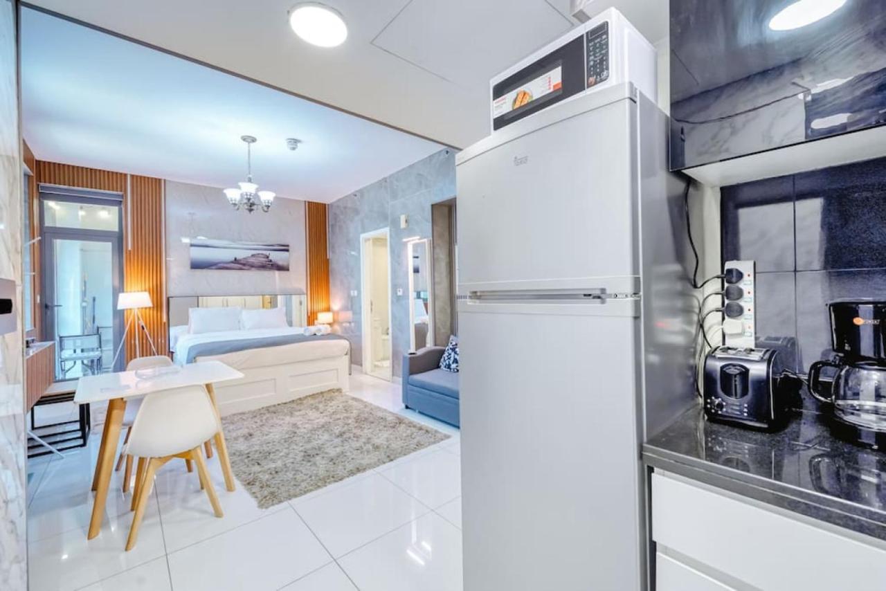 Modern W Downtown Views In Business Bay Apartment