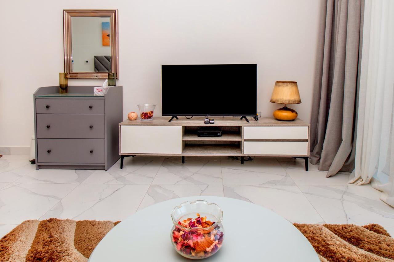 Epic Burj And Canal View Apartment *