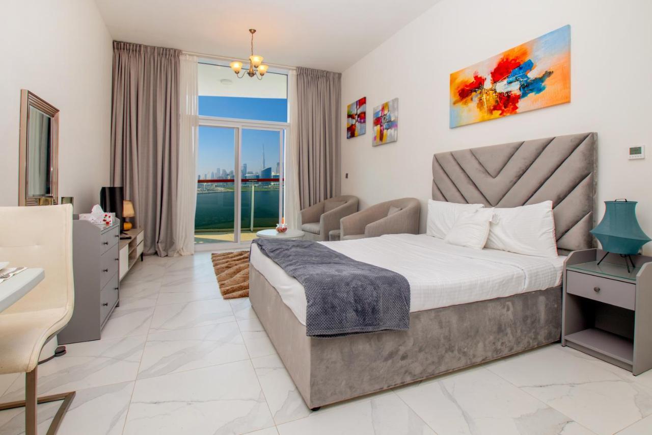 Epic Burj And Canal View Apartment
