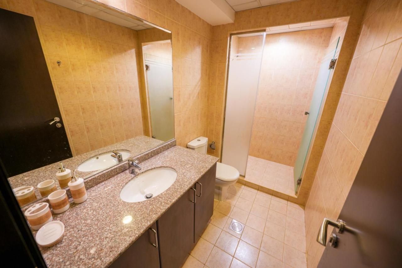 Incredible 2br With Burj Khalifa View & Balcony Apartment