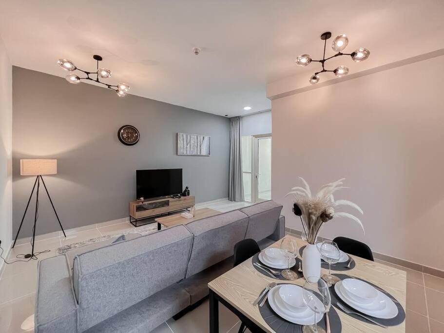 Stonetree - Modern 1 Bedroom Near The