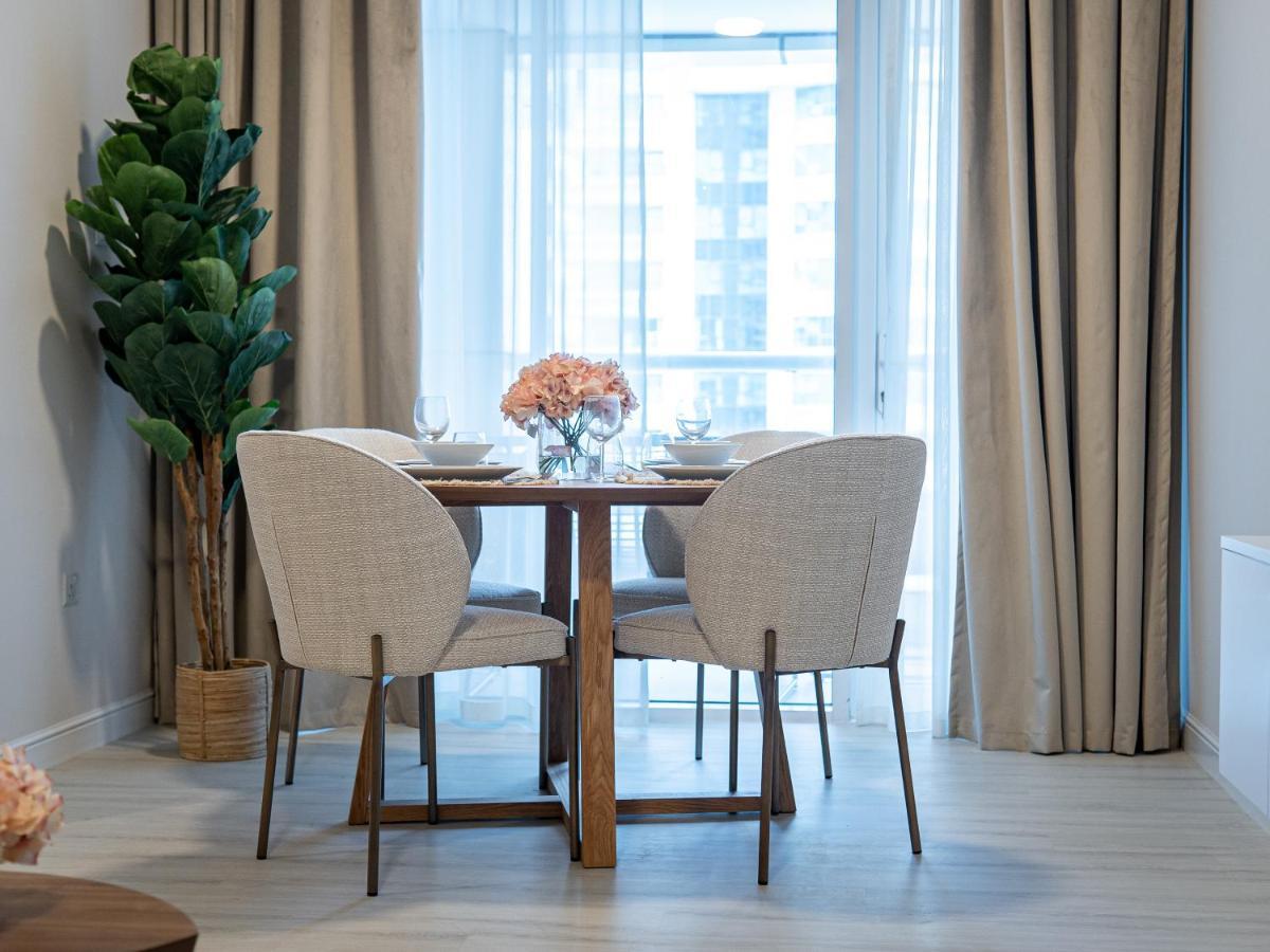 Daniels Spacious 1br In Heart Of Marina * Dubai