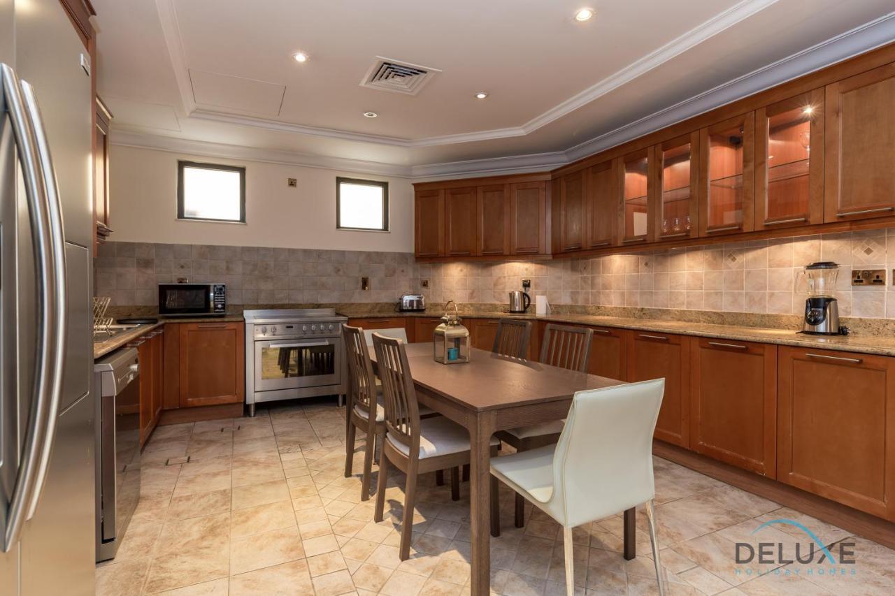 Charming 5br With Assistant's And Private Pool On Palm Jumeirah By Deluxe *