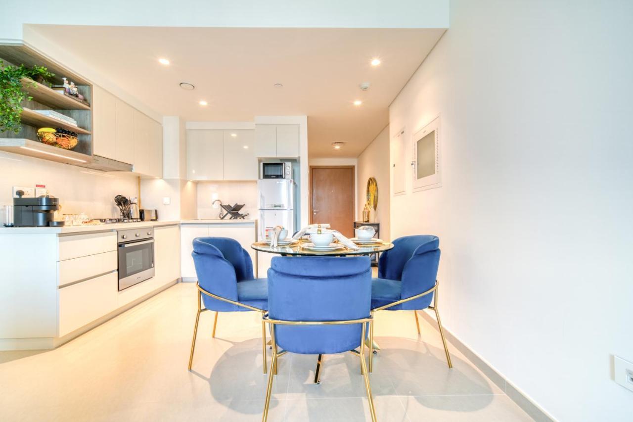 Elegance: 1br With Difc & Zabeel Views *