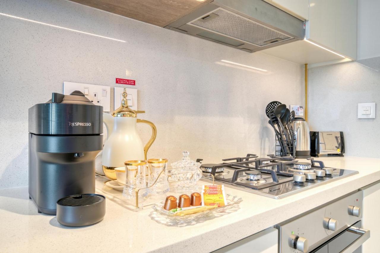 Elegance: 1br With Difc & Zabeel Views