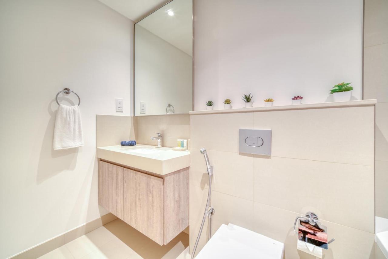 Elegance: 1br With Difc & Zabeel Views Dubai