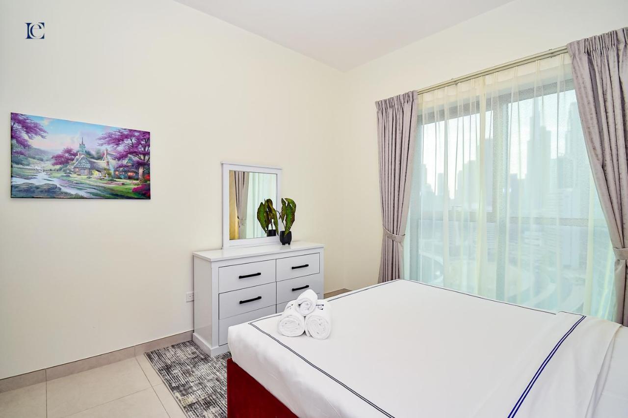 Stylish 1br With Downtown Skyline View - The Bay. Apartment Dubai