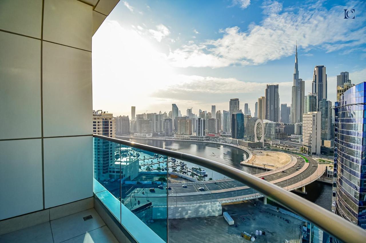 Stylish 1br With Downtown Skyline View - The Bay.