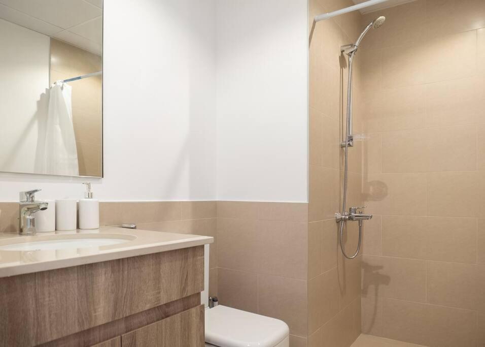 Stonetree - Furnished In Peaceful Apartment Dubai