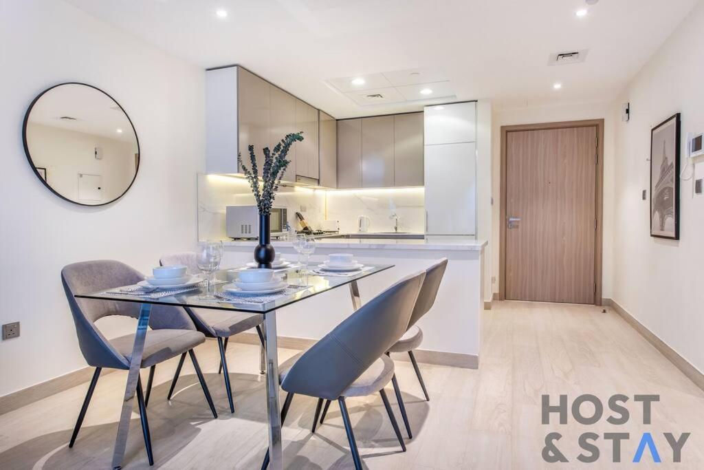 Apartment Cheerful 1br In Azizi Riviera, Mbr Dubai