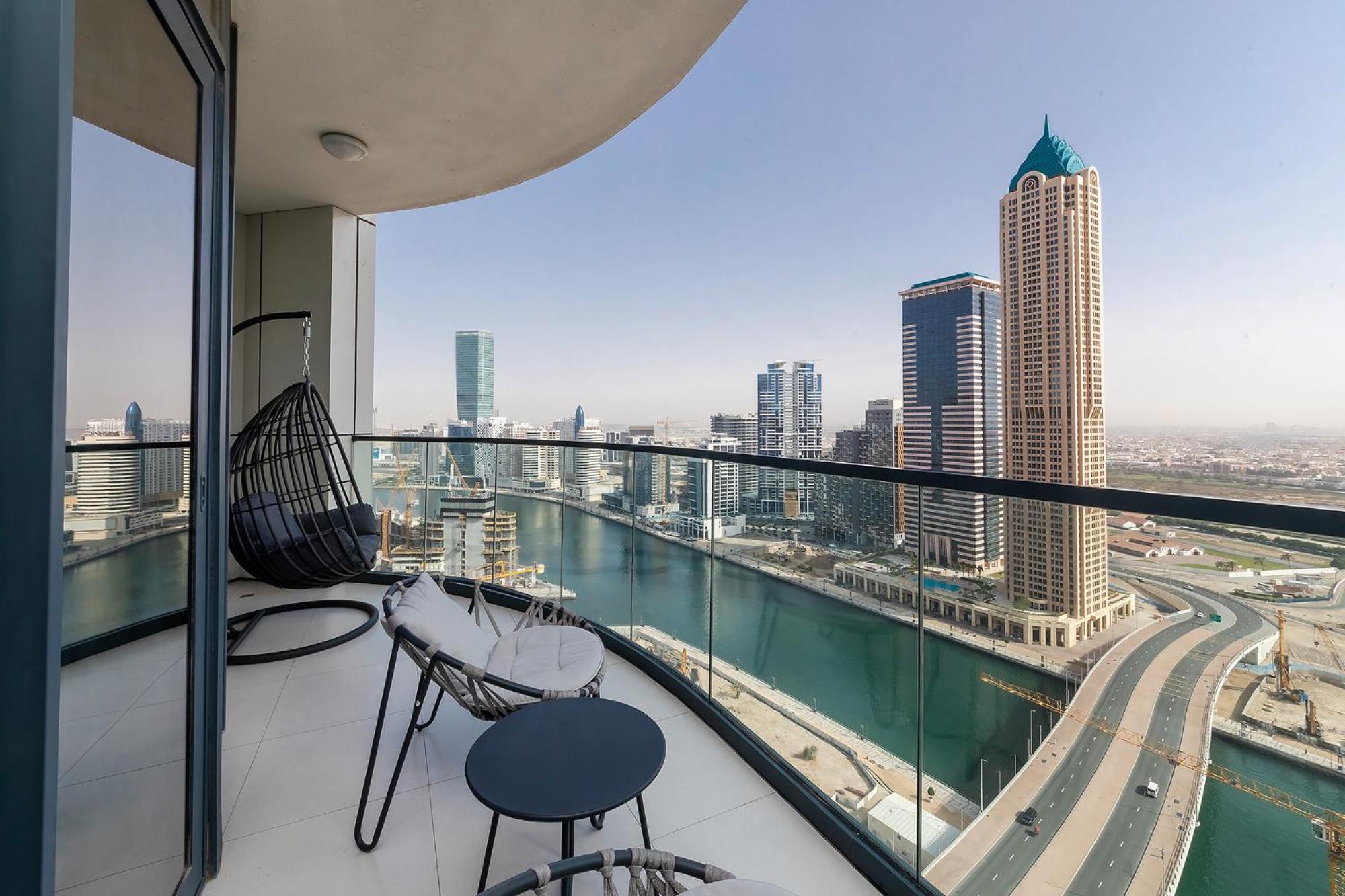 Zada Tower 1br With Amazing Canal View Apartment *
