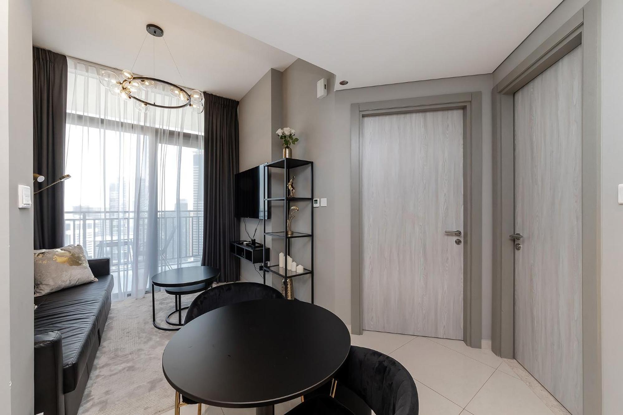 Zada Tower 1br With Amazing Canal View Apartment *