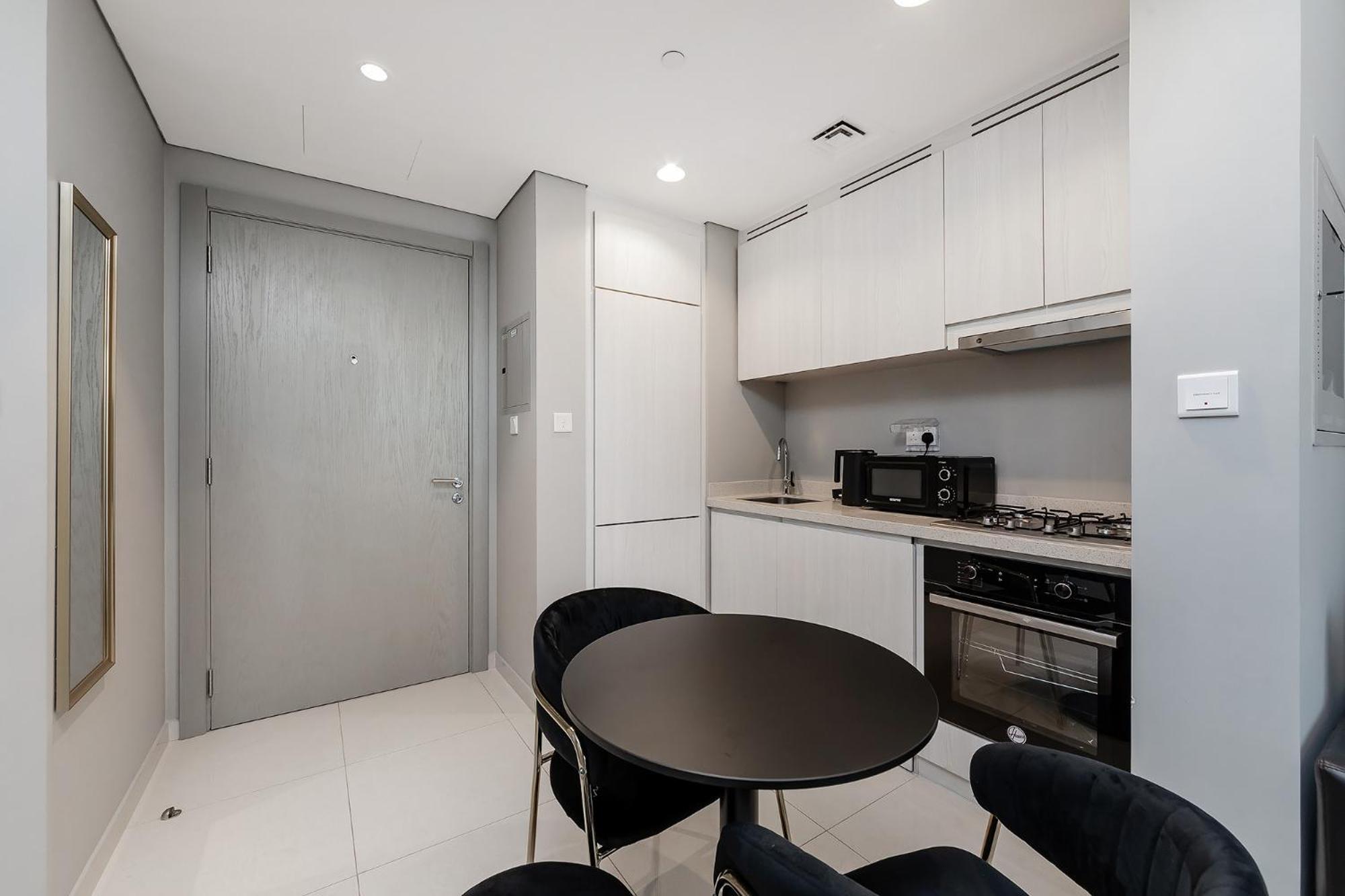 Apartment Zada Tower 1br With Amazing Canal View Dubai
