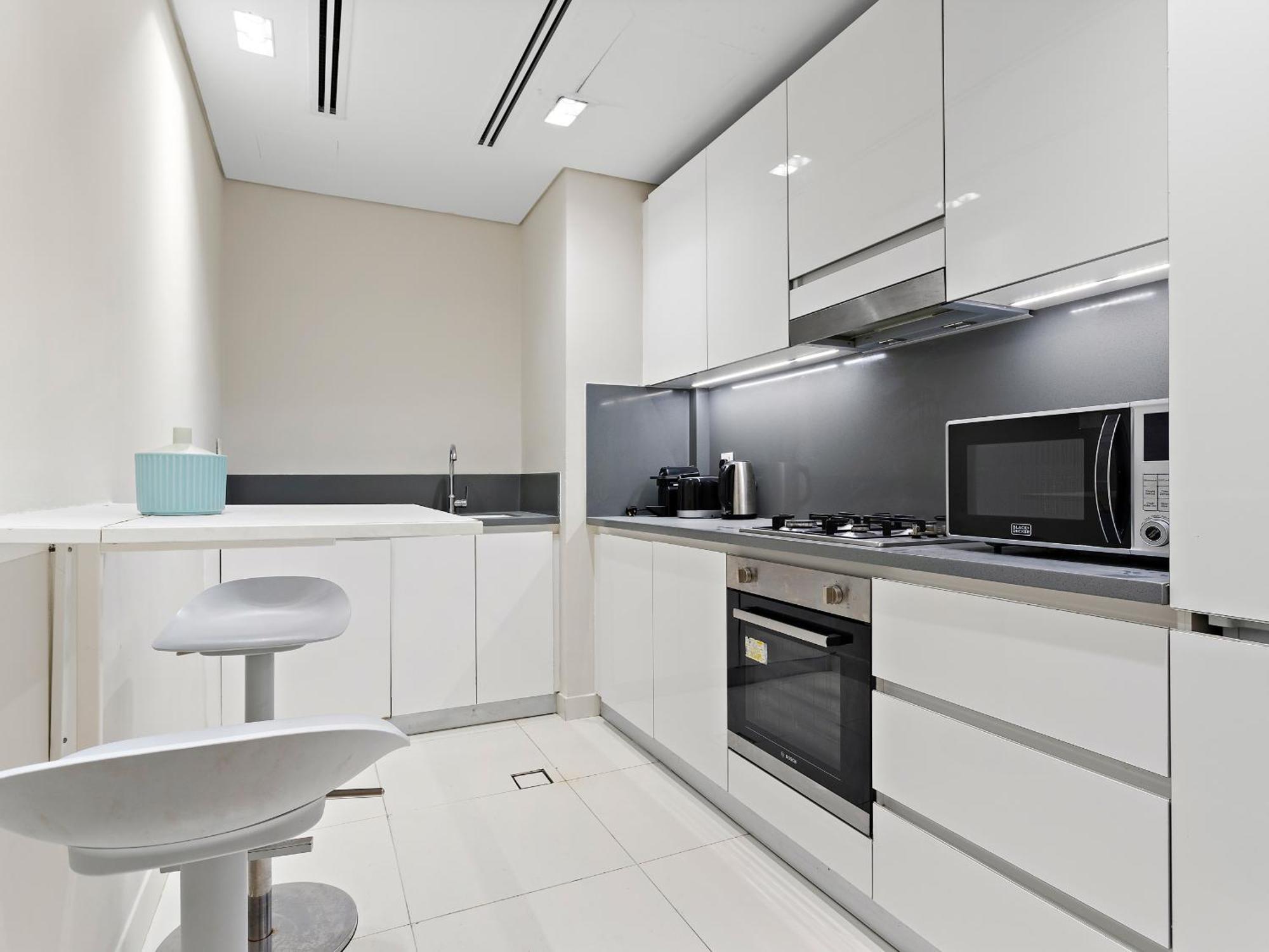 Luxurious 2bdr & Guests Room-mada Residences Apartment Dubai