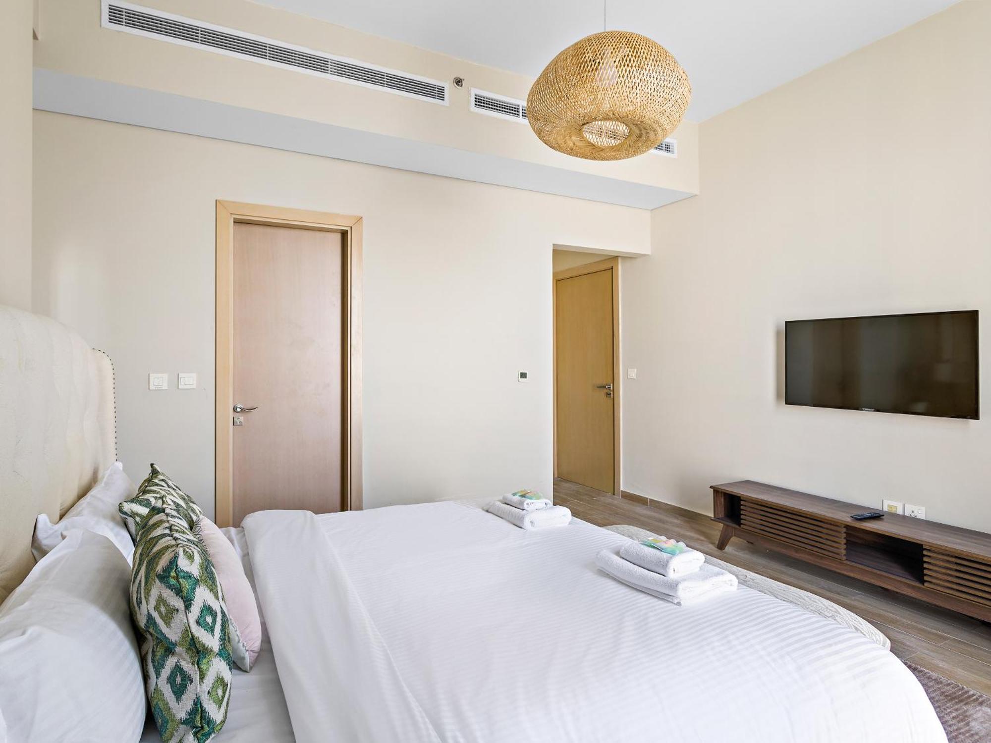 Apartment Luxurious 2bdr & Guests Room-mada Residences *