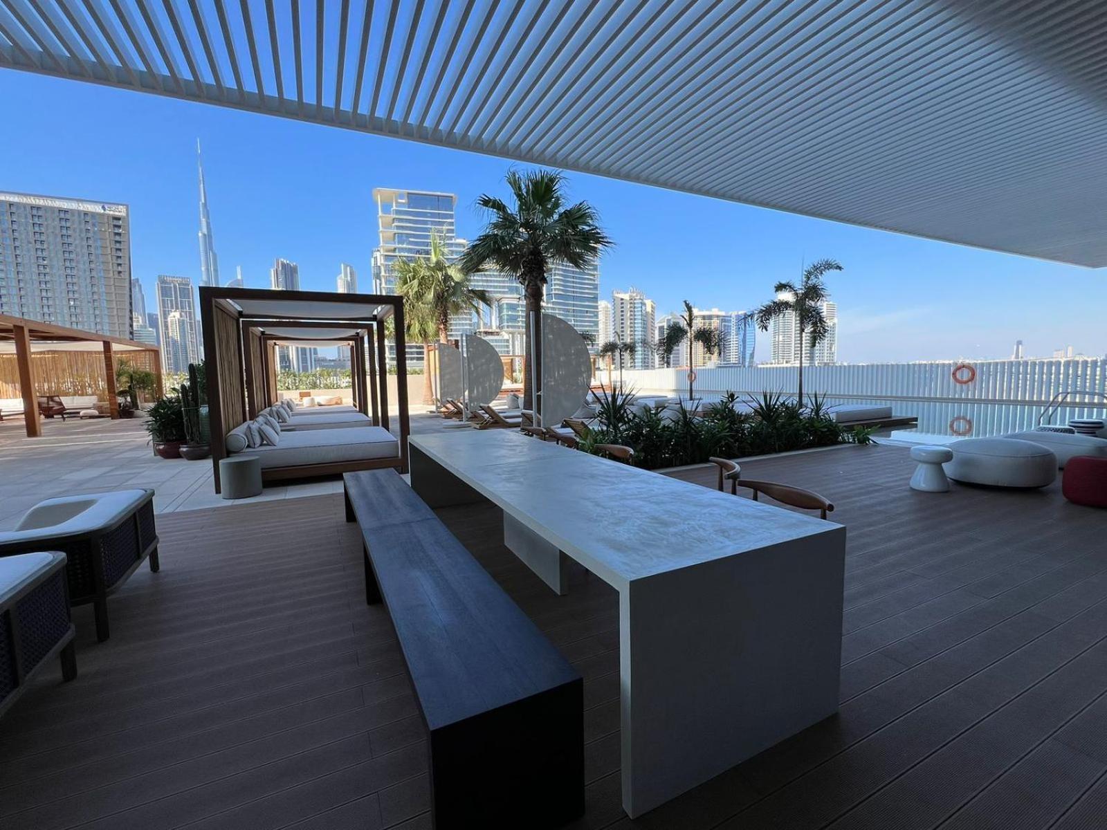 Apartment Upside Living Downtown Business & Leisure