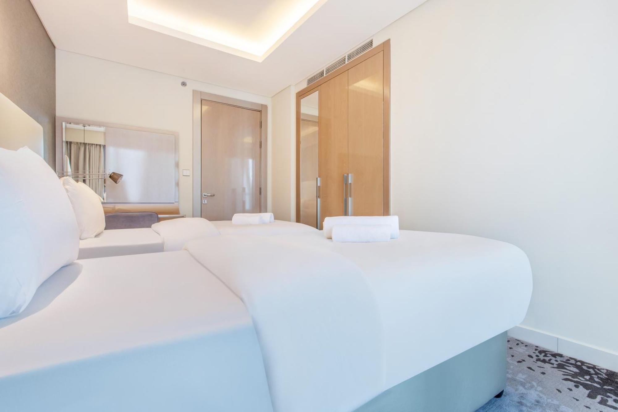 Wehost - Sophisticated 2br With Large Private Terrace & Direct Pool Access Dubai