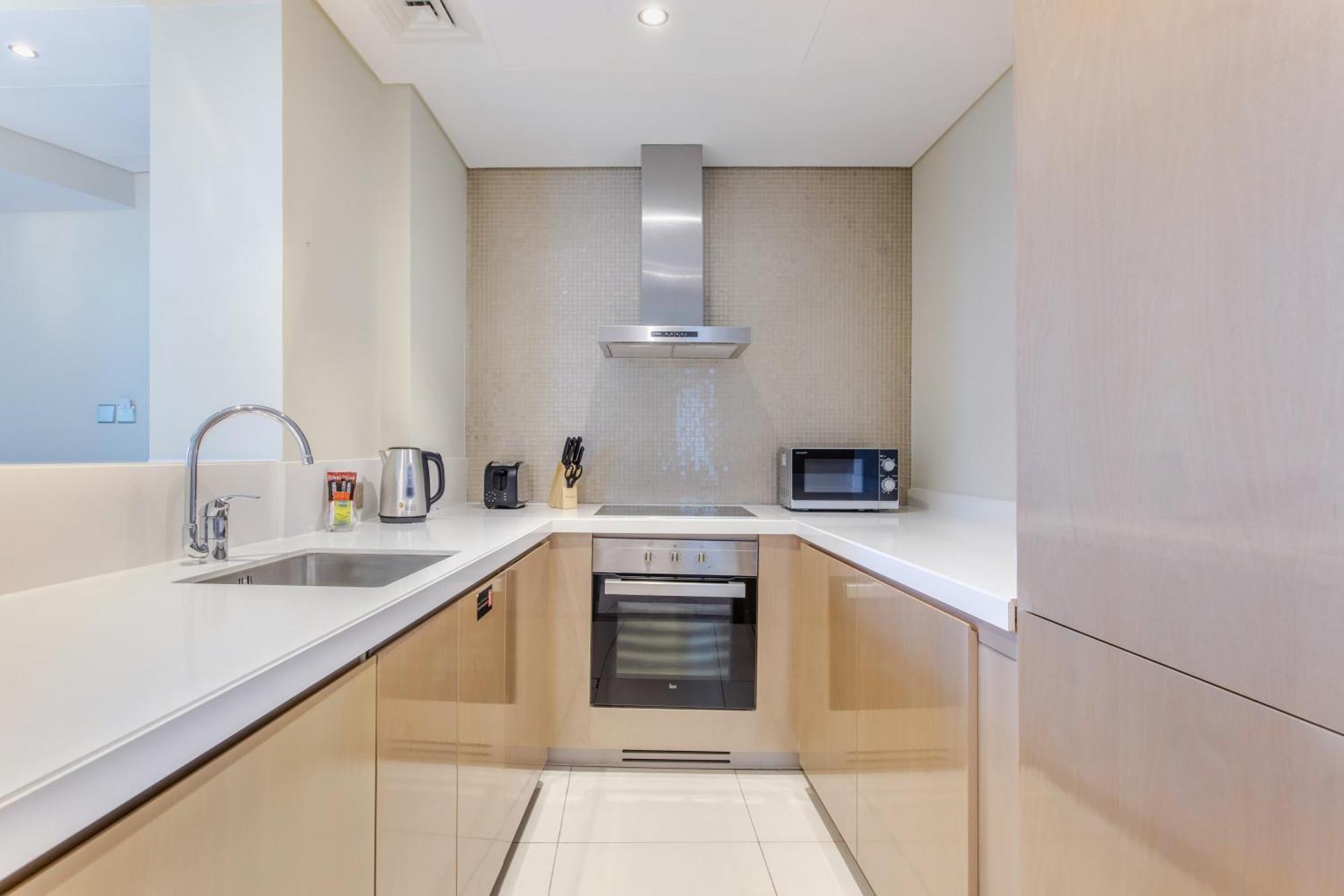 Apartment Wehost - Sophisticated 2br With Large Private Terrace & Direct Pool Access