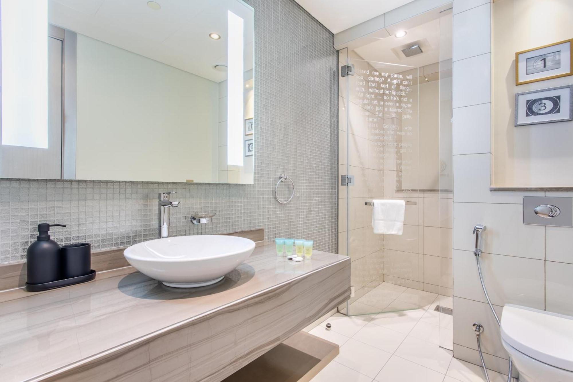 Wehost - Sophisticated 2br With Large Private Terrace & Direct Pool Access