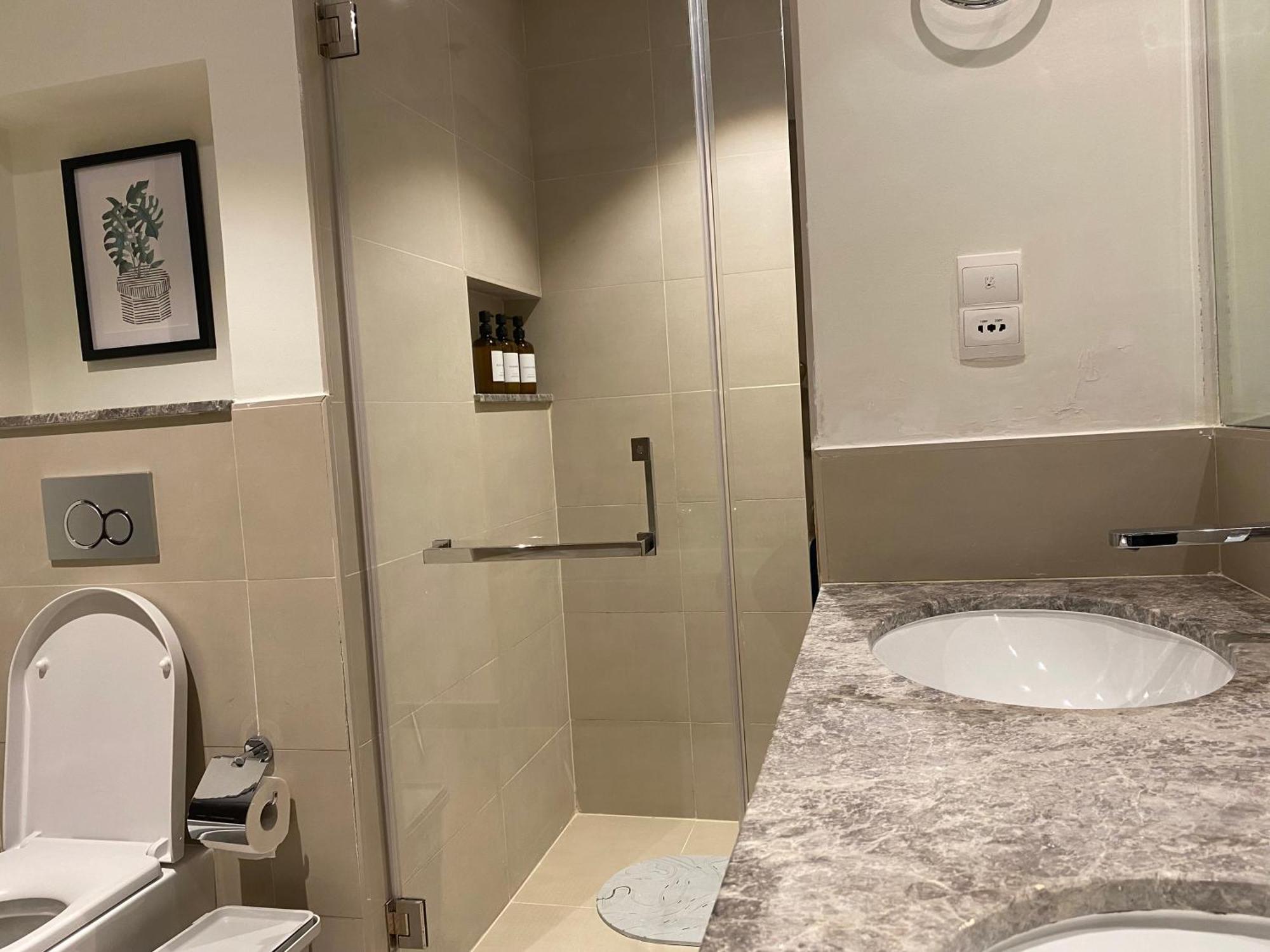 Bj's Luxury Burj And Creek View 2 Bedroom Apartment *