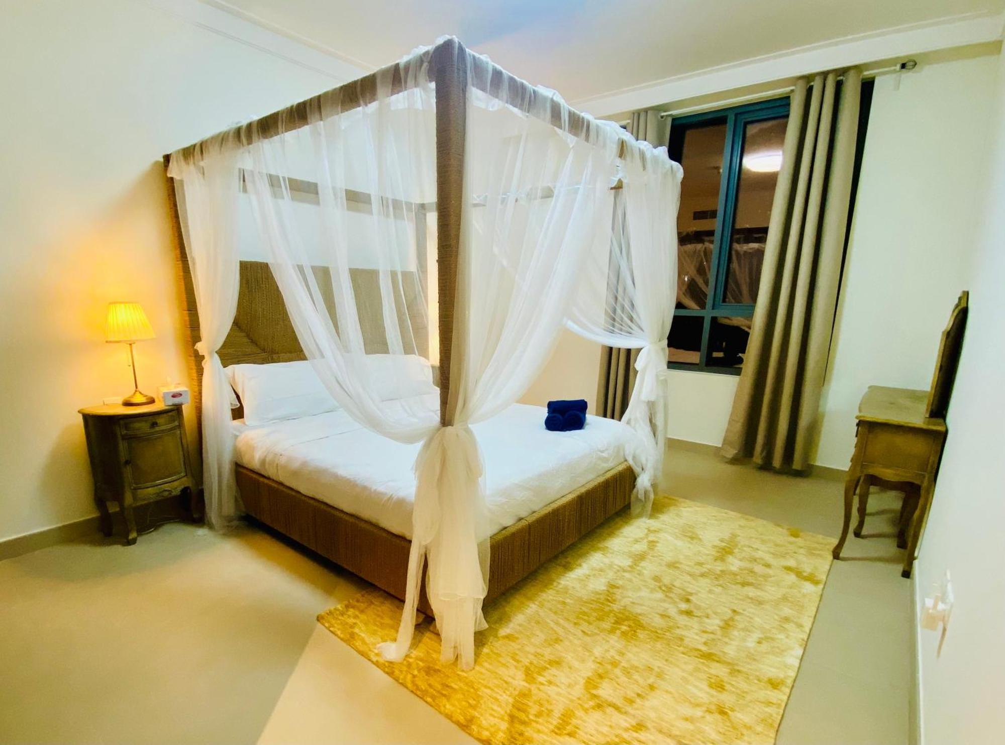 Bj's Luxury Burj And Creek View 2 Bedroom