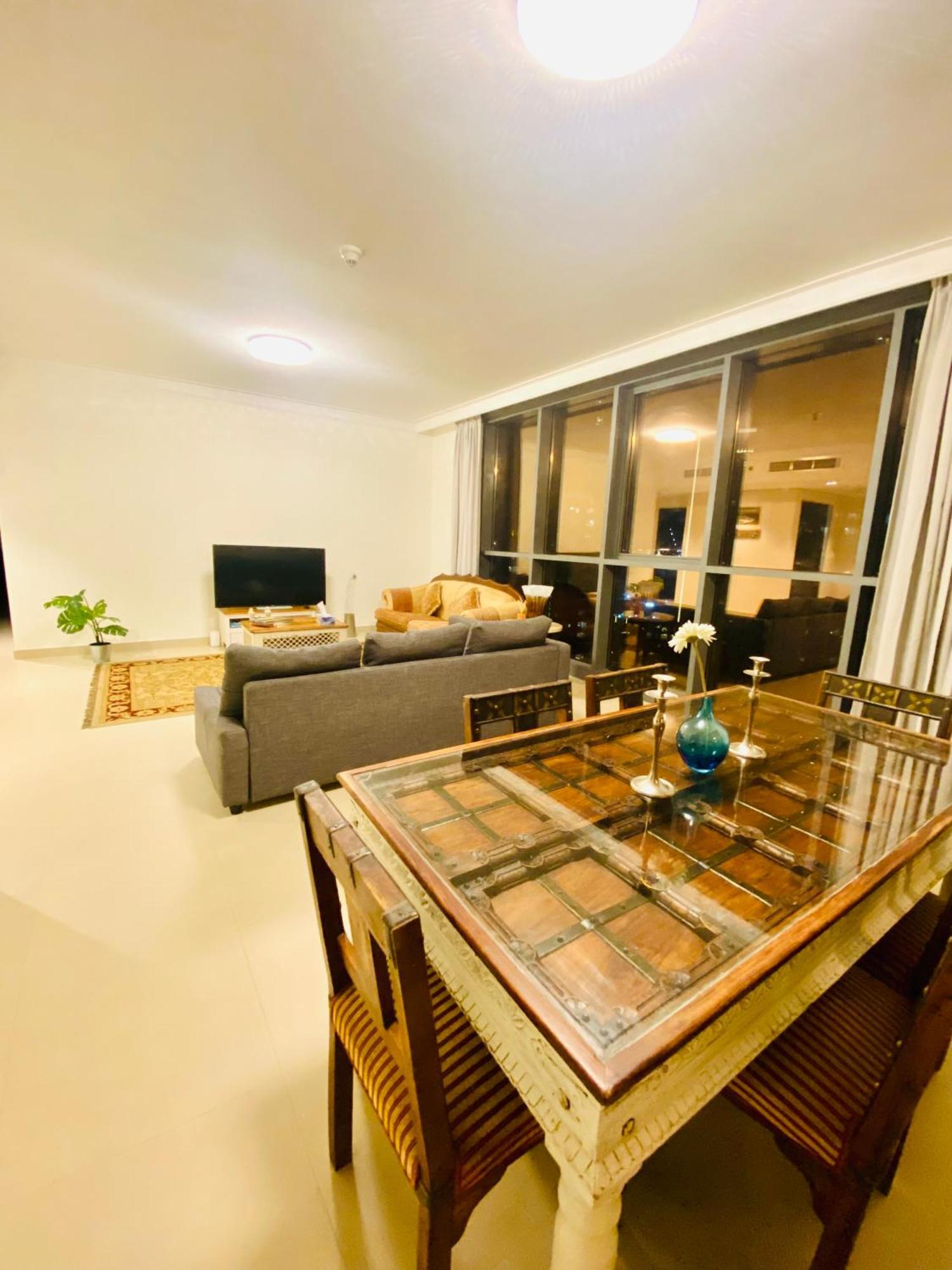 Bj's Luxury Burj And Creek View 2 Bedroom Apartment