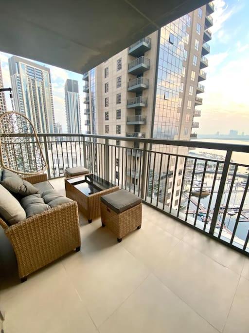 Bj's Luxury Burj And Creek View 2 Bedroom Apartment *