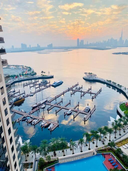 Bj's Luxury Burj And Creek View 2 Bedroom Apartment