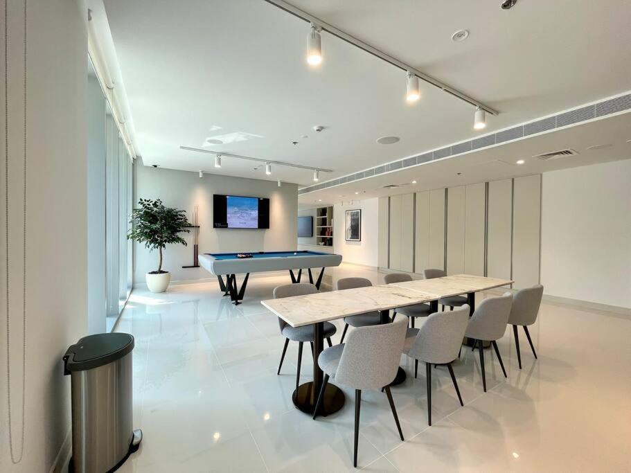 Dar Vacation-luxurious 1br In Isle, Emaar Front