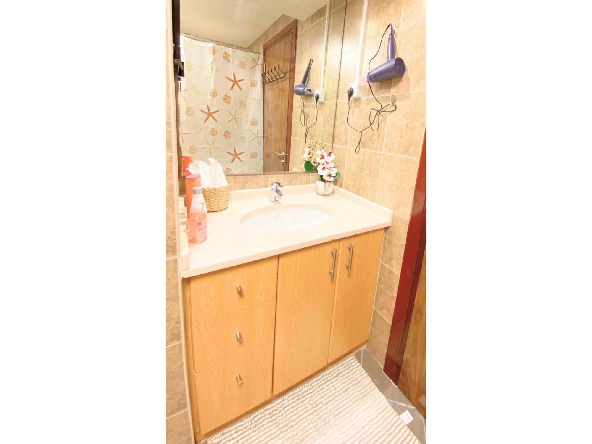 Luxury Studio - Near Mall Apartment *