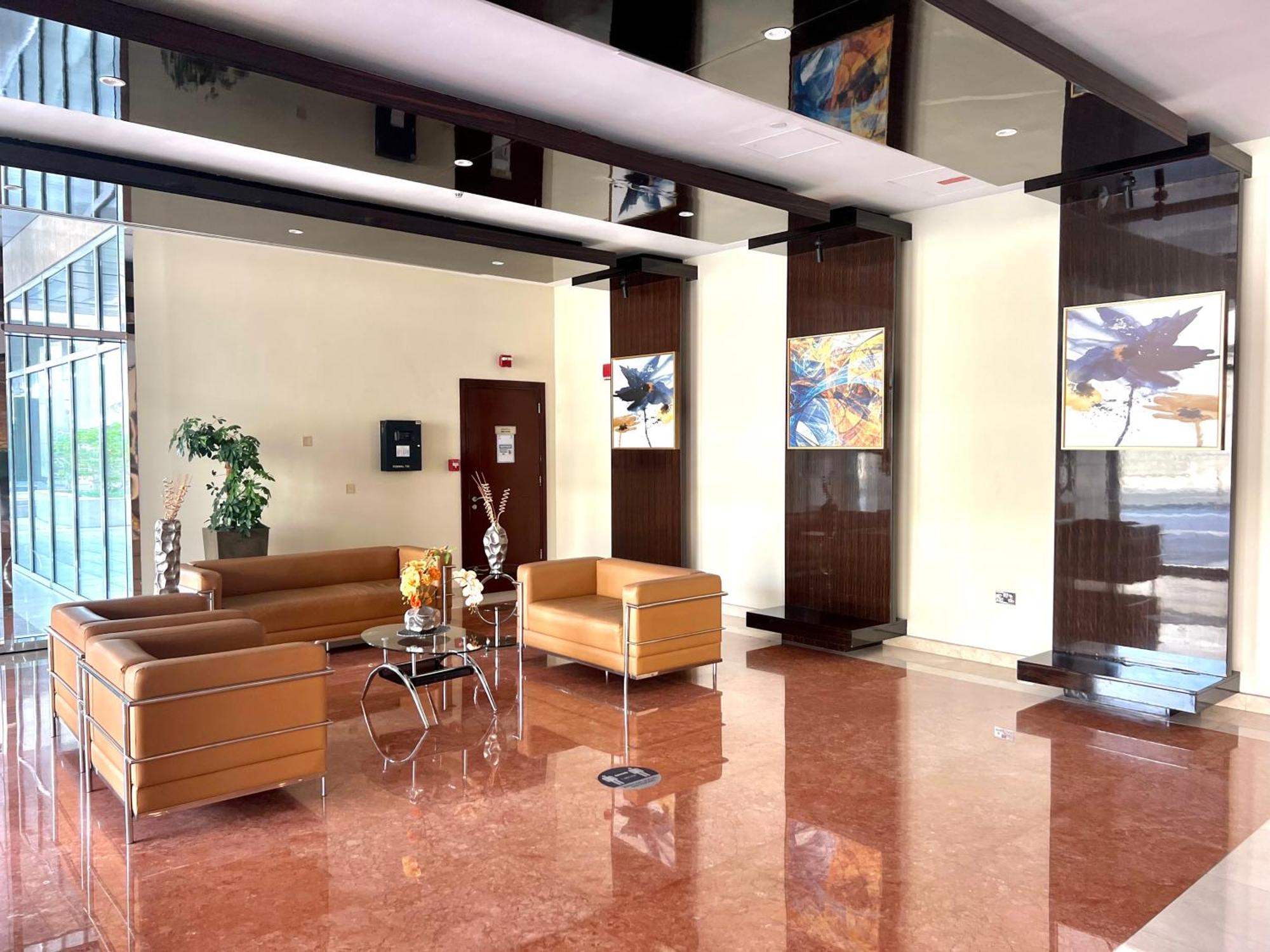 Luxury Studio - Near Mall Apartment *