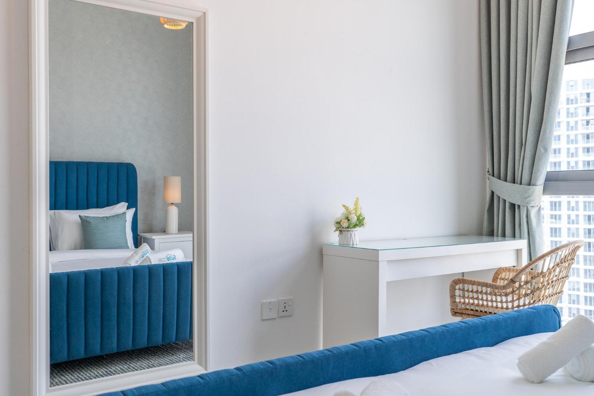 Seaside Serenity Stylish Marine-themed Apartment *